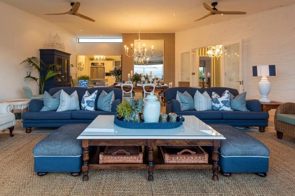The Upper Deck Penthouse Plettenbergbaai Buitenkant foto