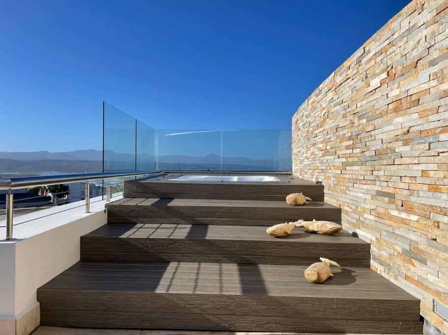 The Upper Deck Penthouse Plettenbergbaai Buitenkant foto